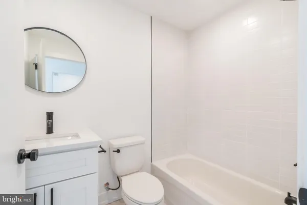 $2,395 | 2002 Frankford Avenue, Unit 302, Philadelphia, PA 19125