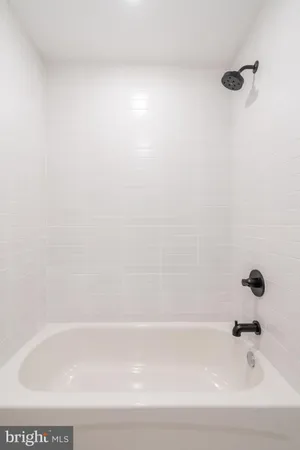 $2,395 | 2002 Frankford Avenue, Unit 302, Philadelphia, PA 19125