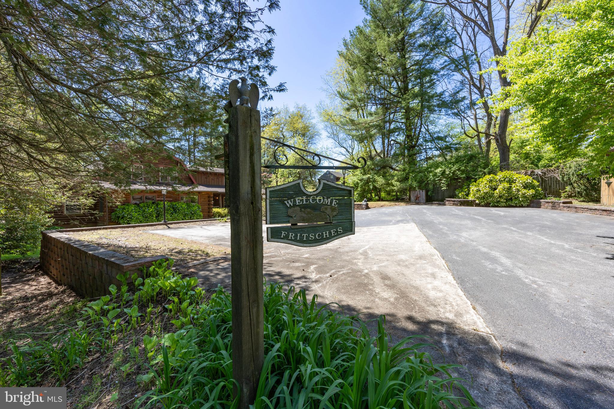 1104 South Chester Road West Chester, PA 19382 - Photo 4 of 57