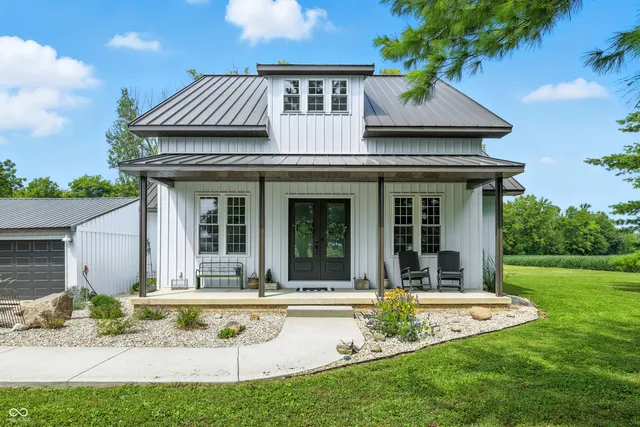 $425,000 | 1416 East 600 North, Windfall, IN 46076