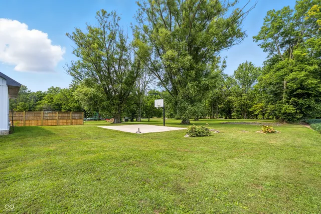 $425,000 | 1416 East 600 North, Windfall, IN 46076