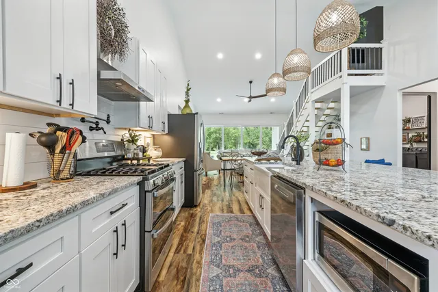 $425,000 | 1416 East 600 North, Windfall, IN 46076