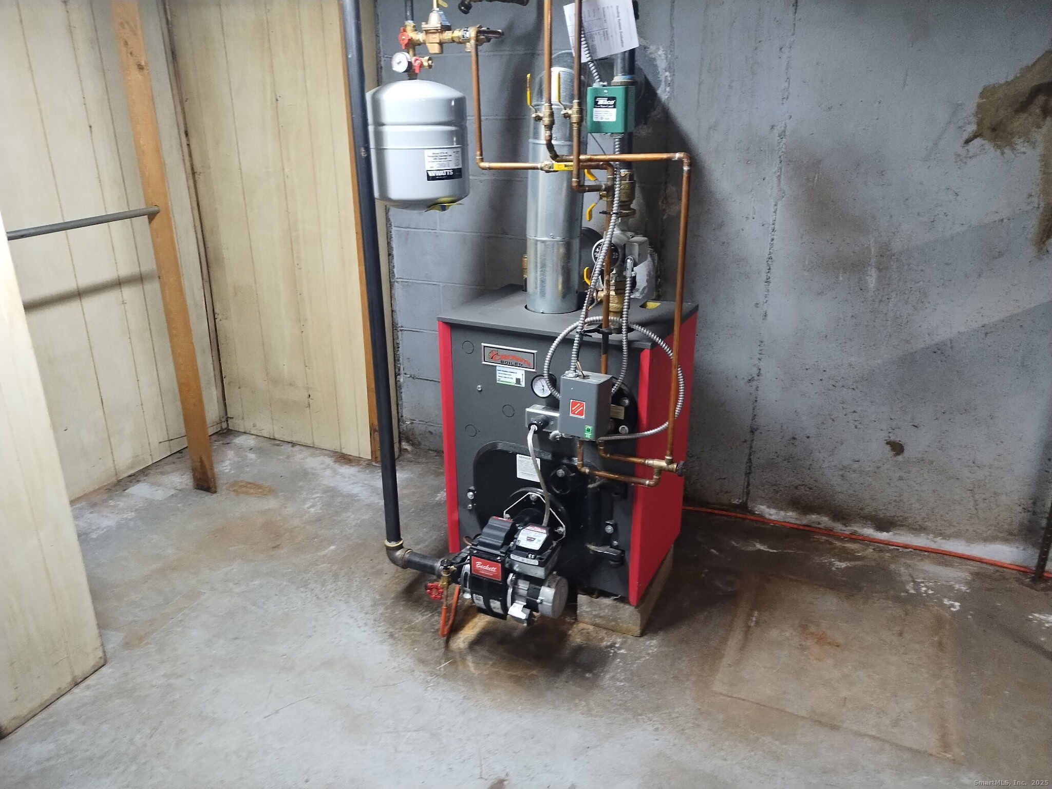 30 Lyon Road Woodstock, CT 06282 - Photo 17 of 19 a view of a room with gym equipment