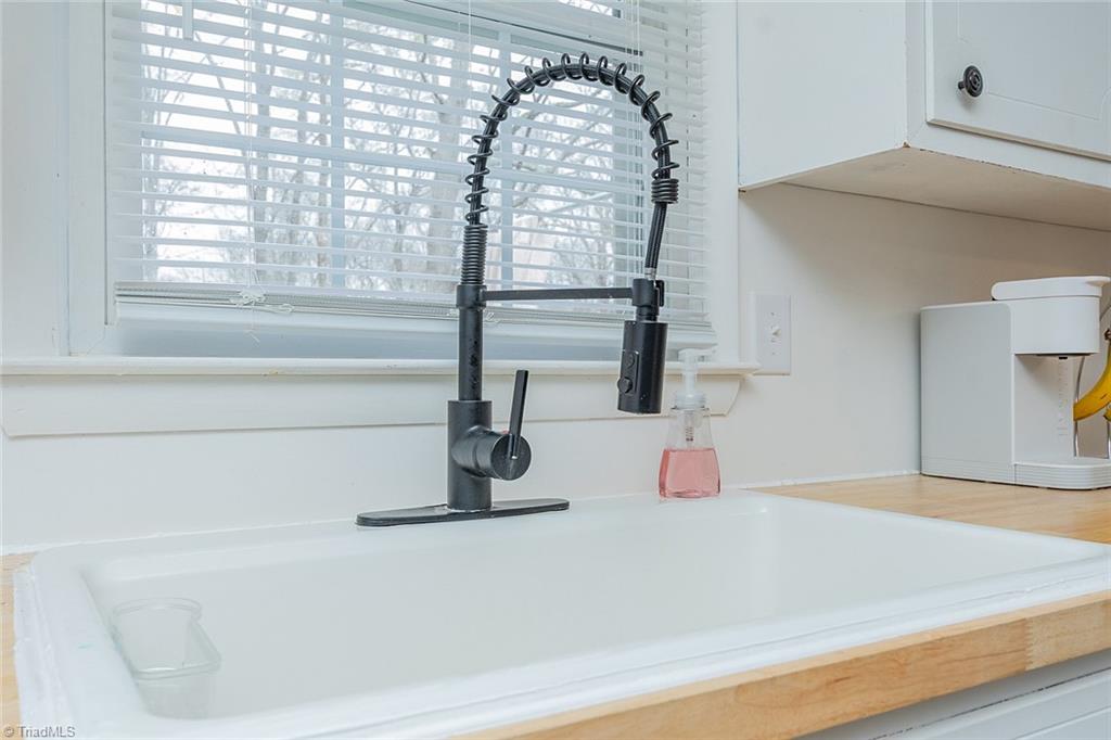 2047 Old Mountain Road Lexington, NC 27292 - Photo 11 of 29