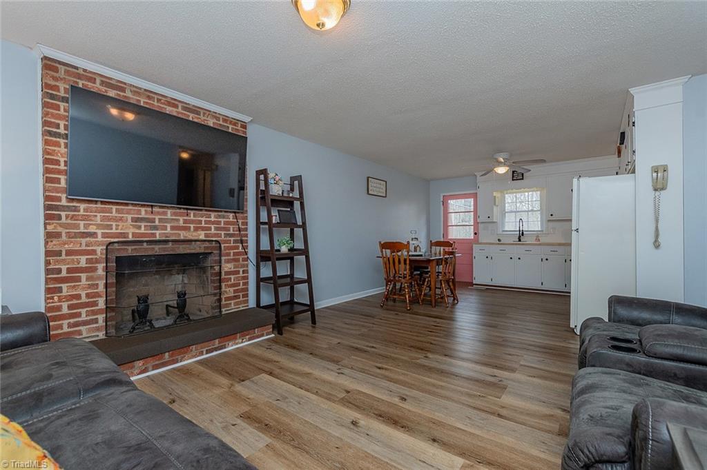 2047 Old Mountain Road Lexington, NC 27292 - Photo 4 of 29