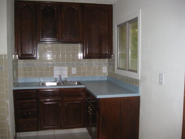 3121 Keswick Road Indianapolis, IN 46222 - Photo 3 of 8