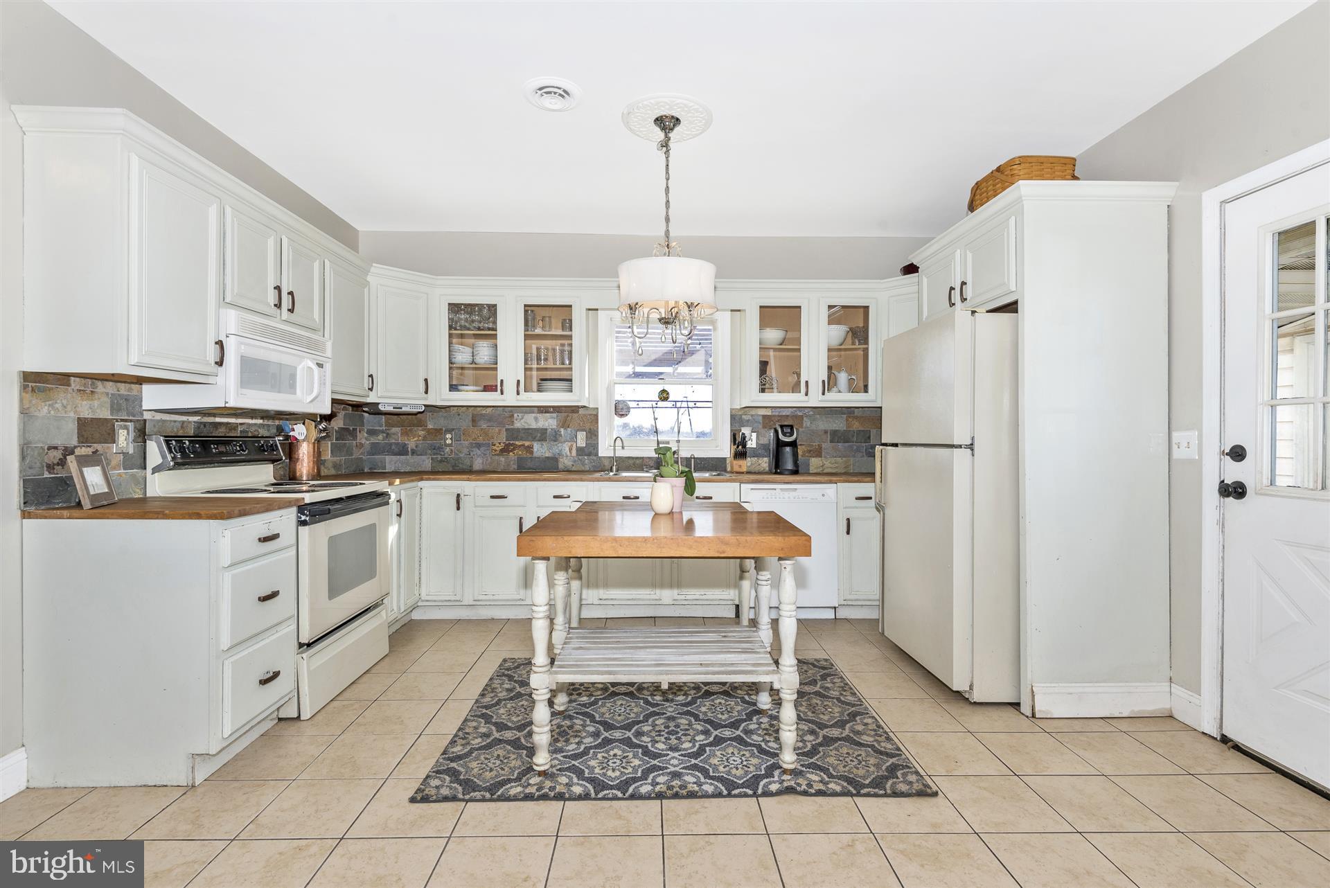 255 Bowers Road Littlestown, PA 17340 - Photo 9 of 30 Kitchen