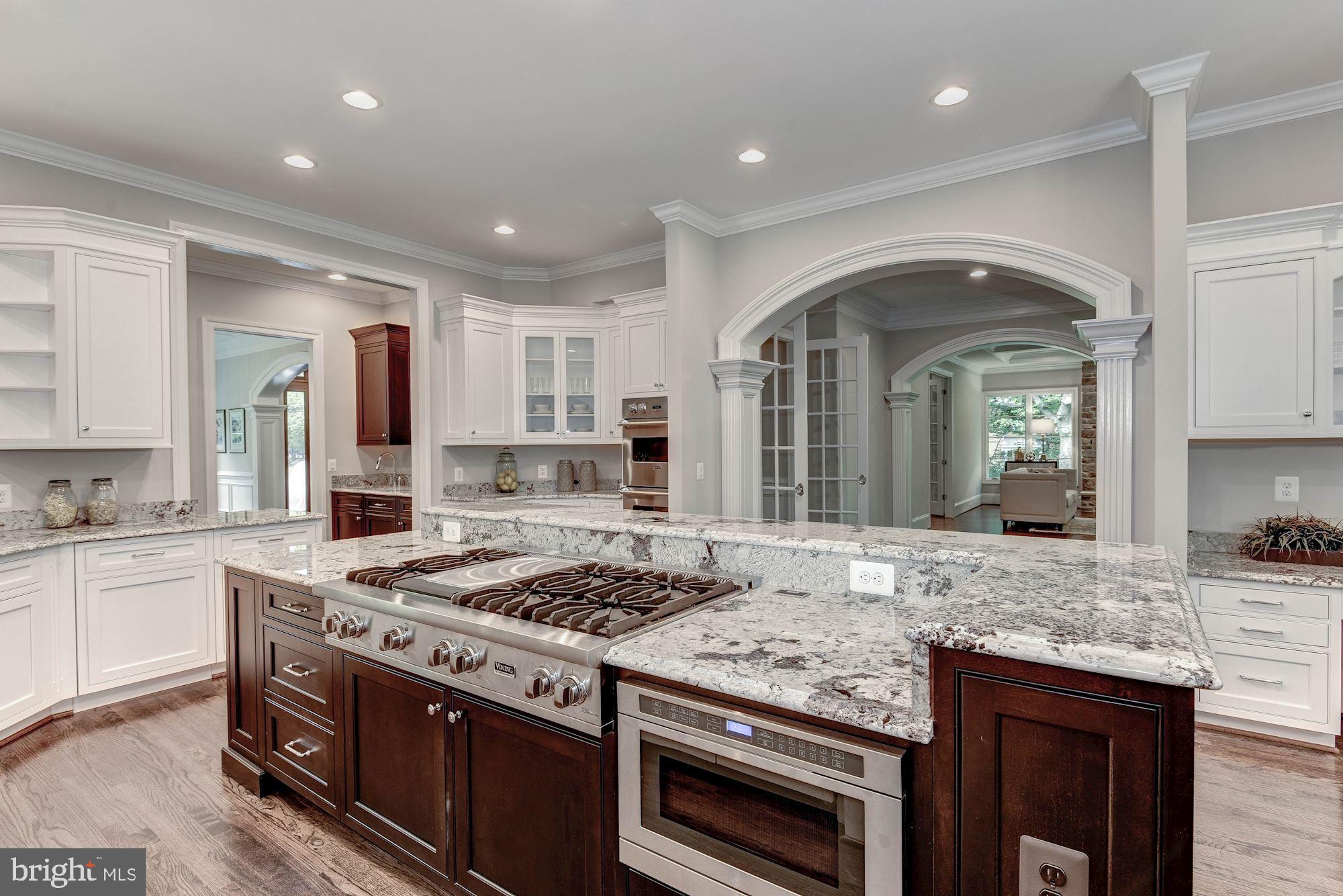 921 Saigon Road McLean, VA 22102 - Photo 14 of 29 Kitchen