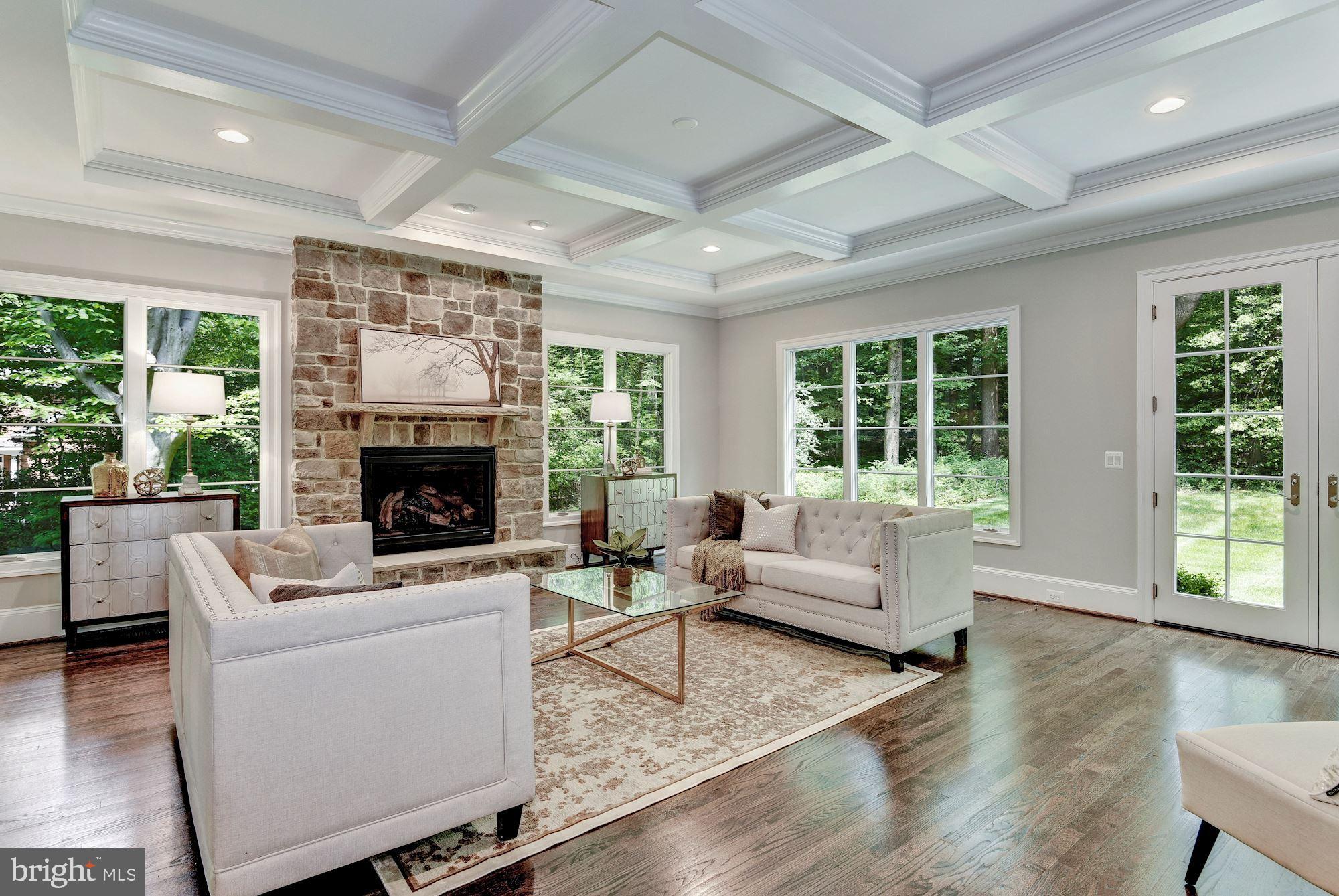 921 Saigon Road McLean, VA 22102 - Photo 8 of 29 Family Room