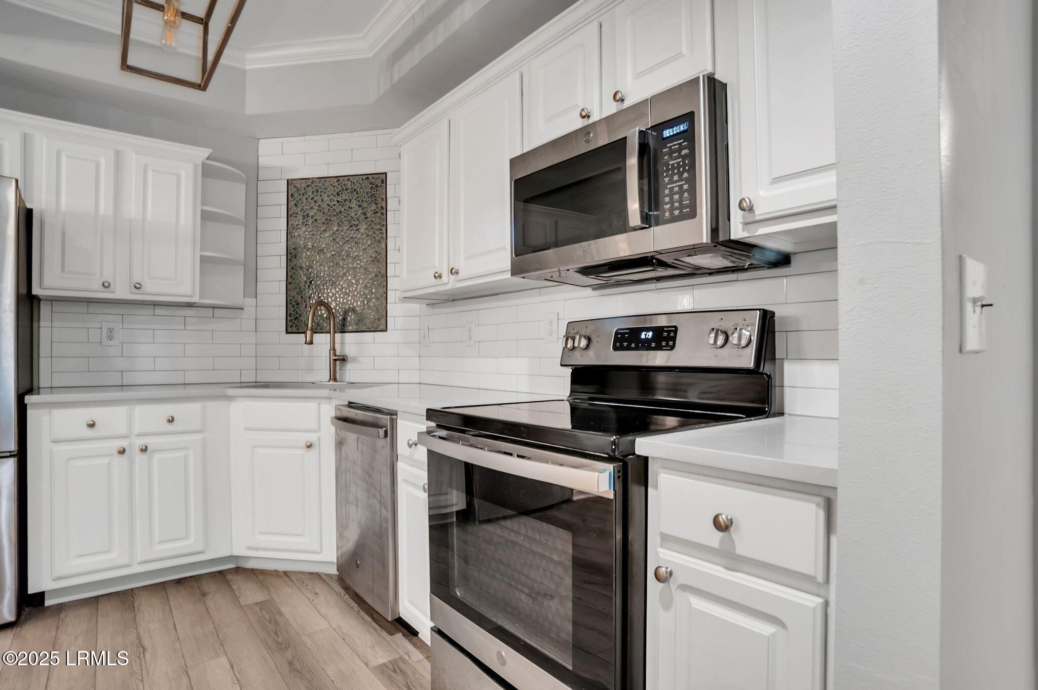 380 Marshland Road, Unit E26 Hilton Head Island, SC 29926 - Photo 11 of 32 Kitchen
