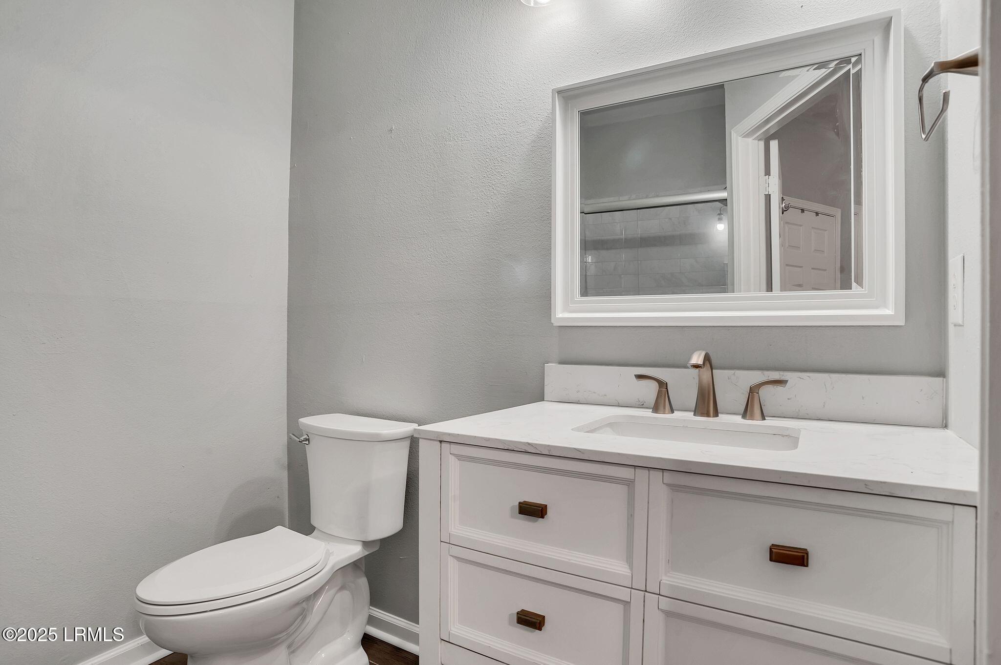 380 Marshland Road, Unit E26 Hilton Head Island, SC 29926 - Photo 19 of 32 Bath
