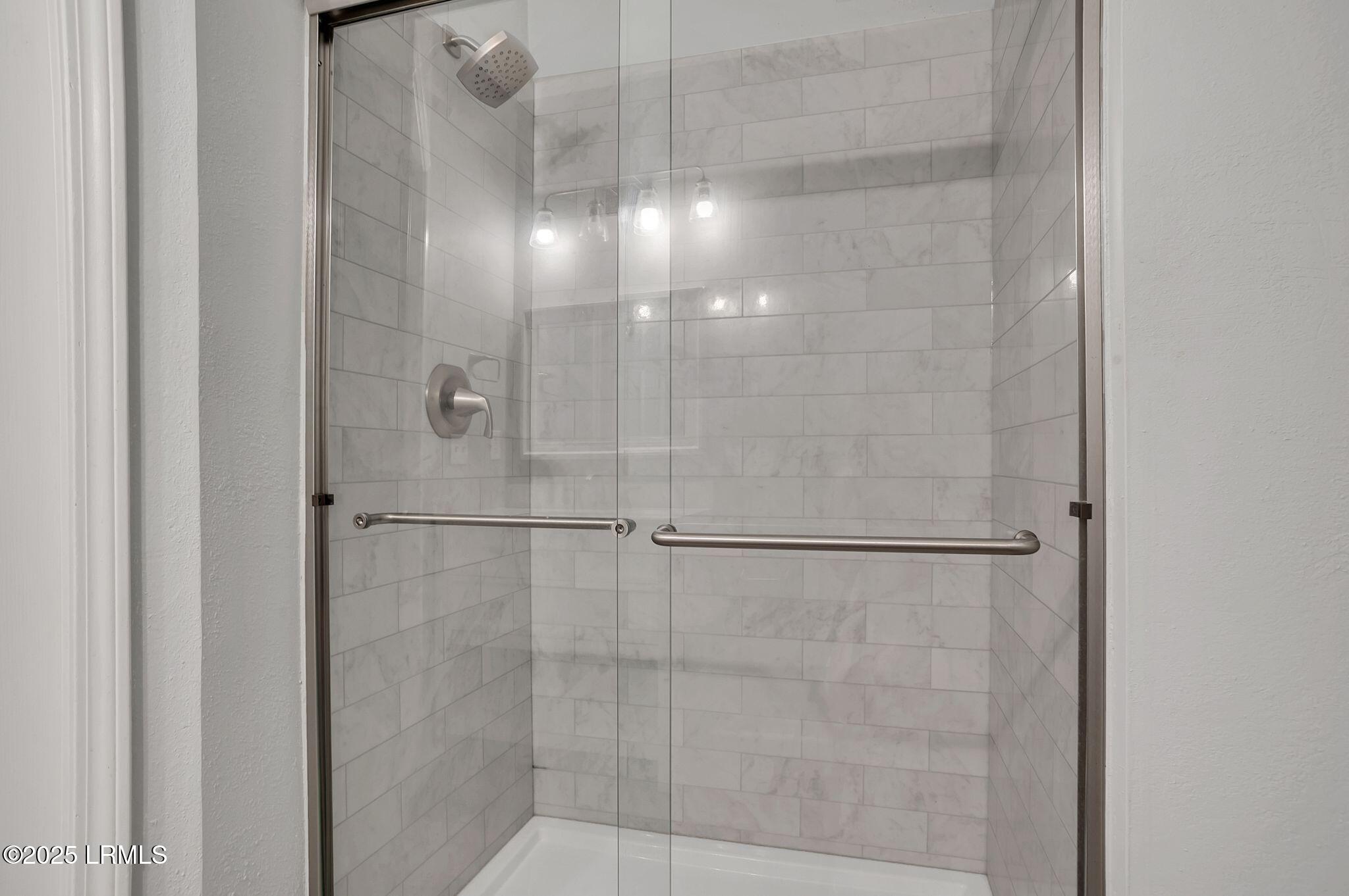 380 Marshland Road, Unit E26 Hilton Head Island, SC 29926 - Photo 20 of 32 Bath Shower