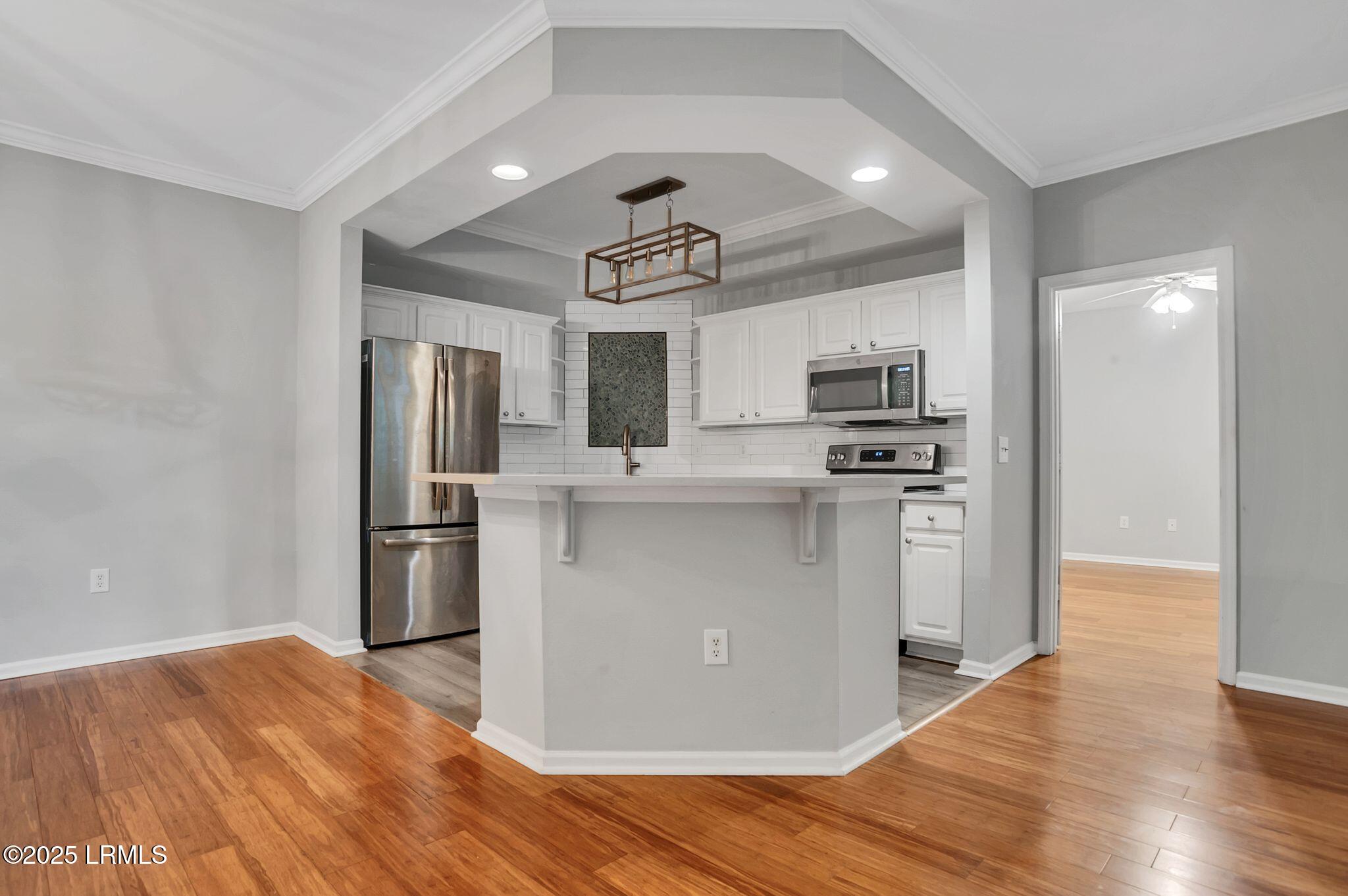 380 Marshland Road, Unit E26 Hilton Head Island, SC 29926 - Photo 10 of 32 Breakfast Bar