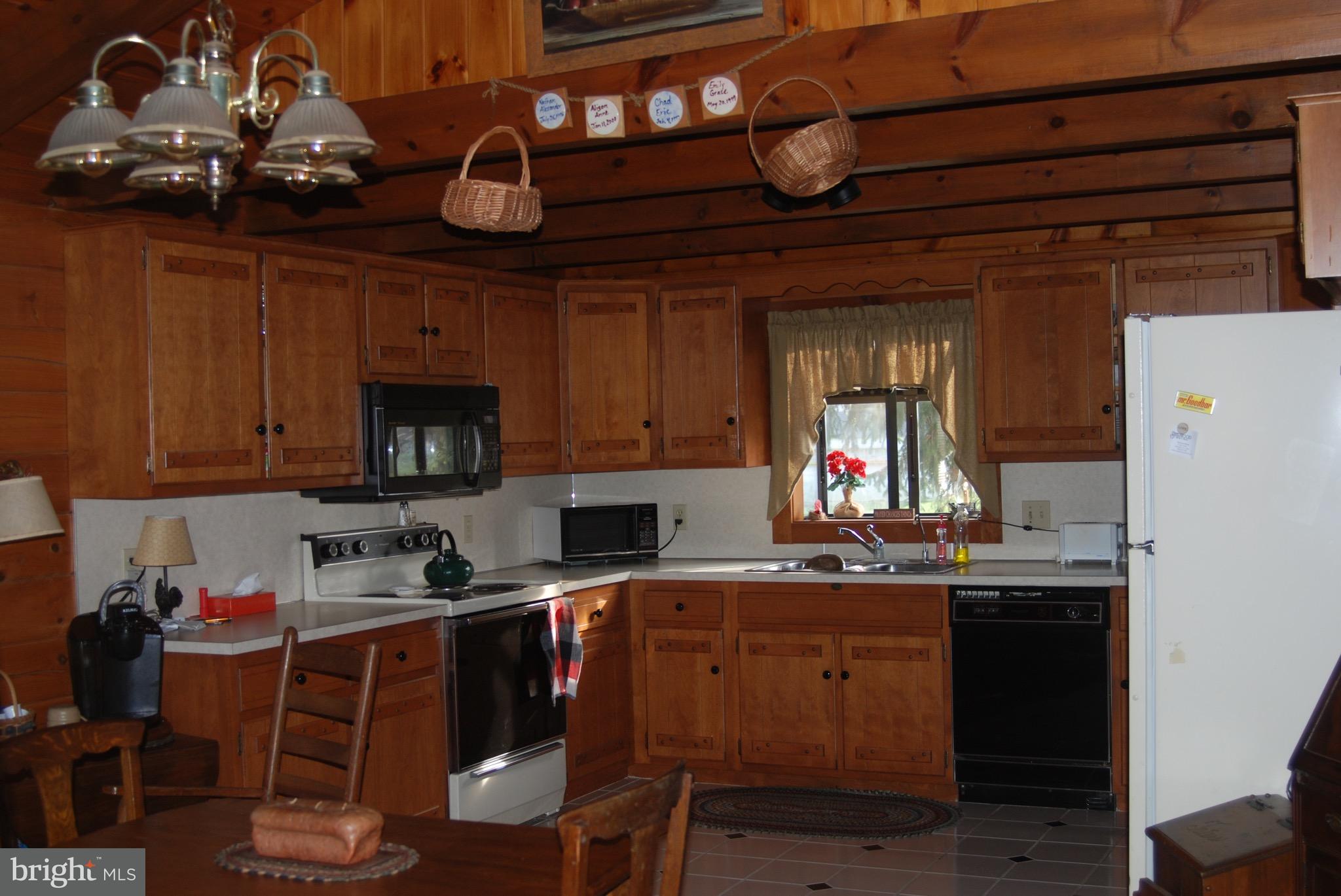 314 Decatur Street Elizabethtown, PA 17022 - Photo 8 of 24 Kitchen