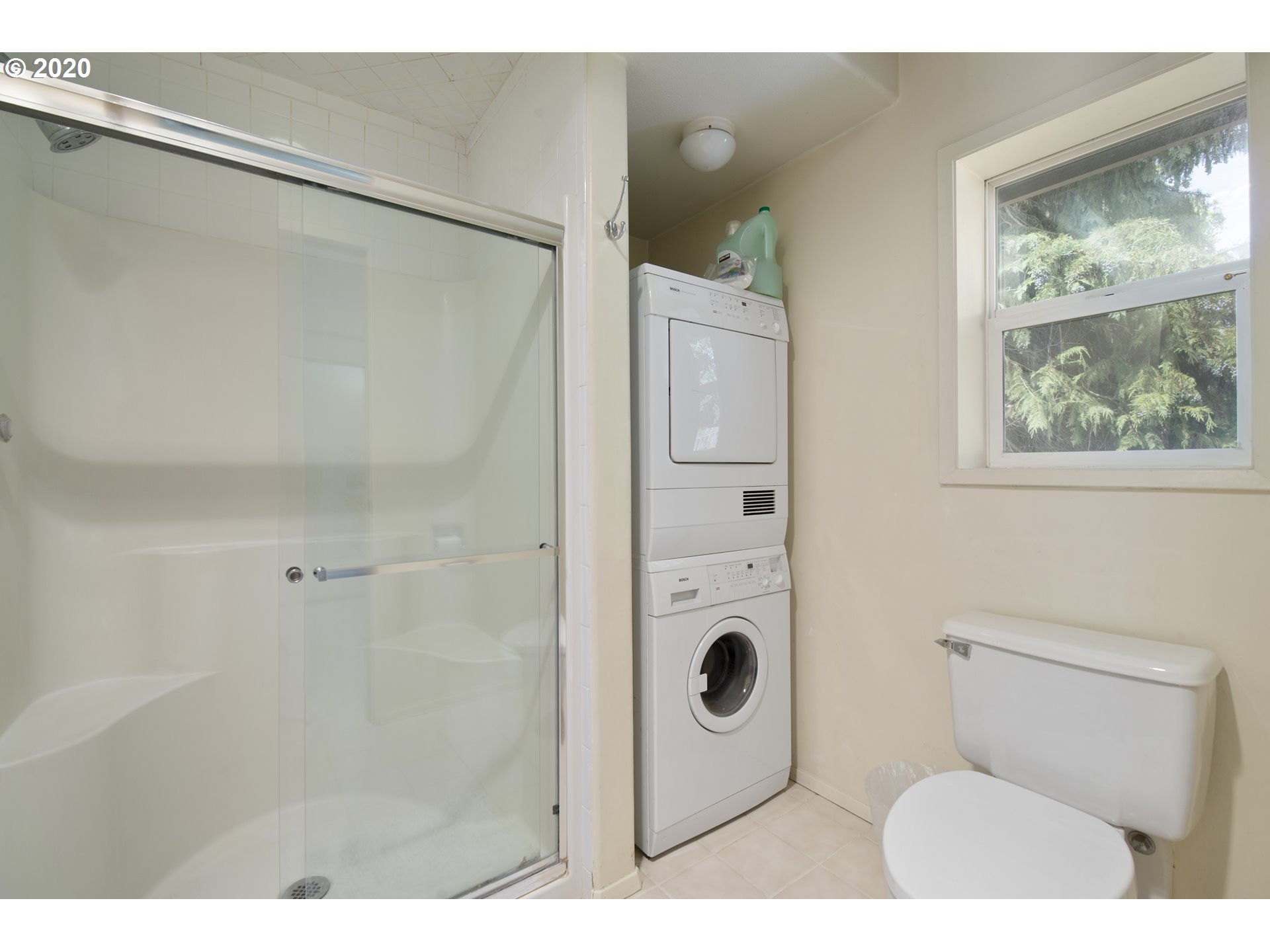 16245 Northwest McNamee Road Portland, OR 97231 - Photo 28 of 32 a bathroom with a toilet and a shower