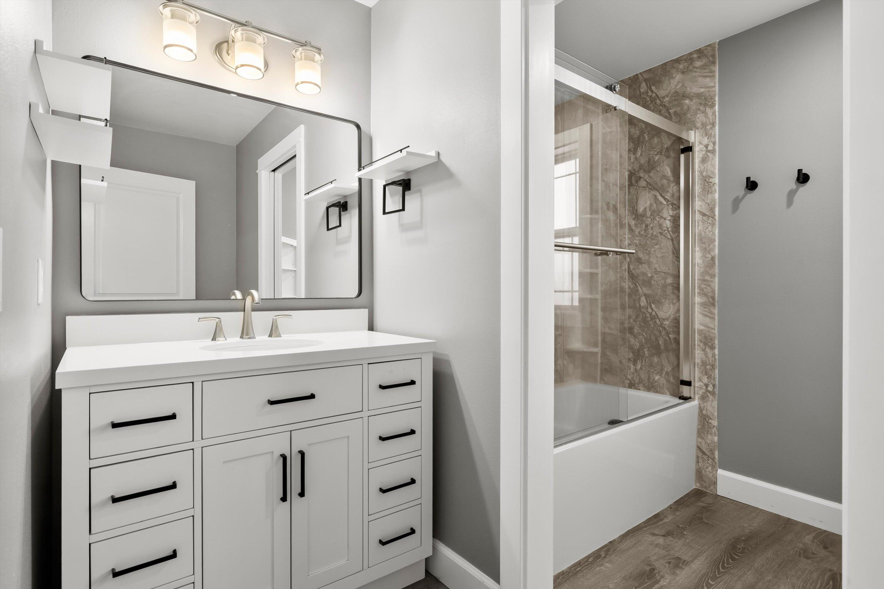 63503 Ranch Village Drive Bend, OR 97701 - Photo 29 of 39 Guest Bathroom