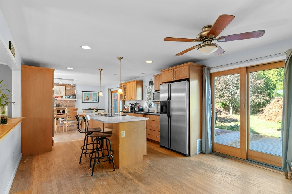 1 Wayland Road Bristol, RI 02809 - Photo 5 of 50