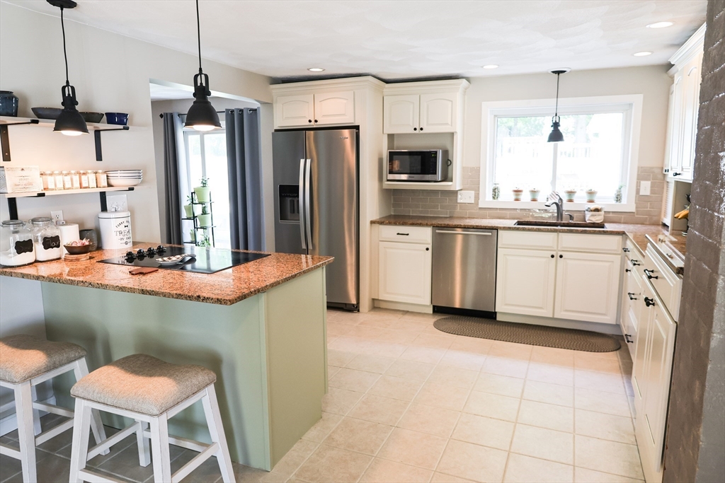 49 North Belgian Road Danvers, MA 01923 - Photo 3 of 25 Gallery Image 3