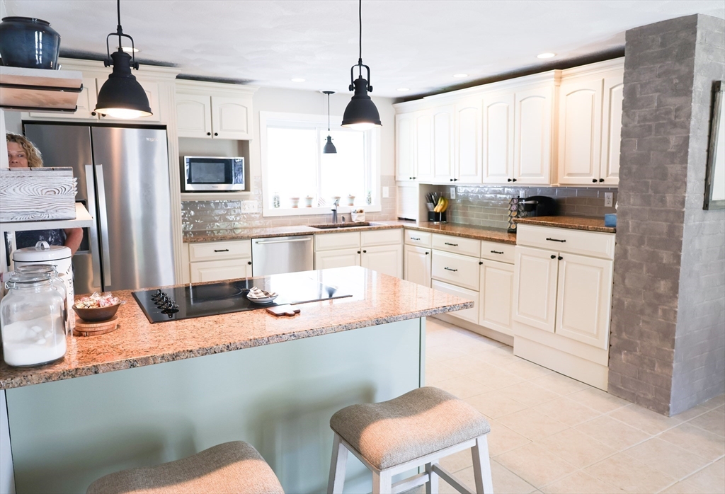 49 North Belgian Road Danvers, MA 01923 - Photo 4 of 25 Gallery Image 4