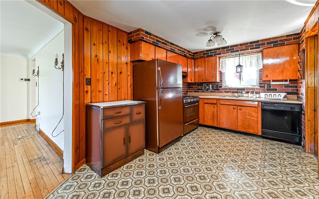 1584 Brinton Road Pittsburgh, PA 15221 - Photo 34 of 43 Gallery Image 34