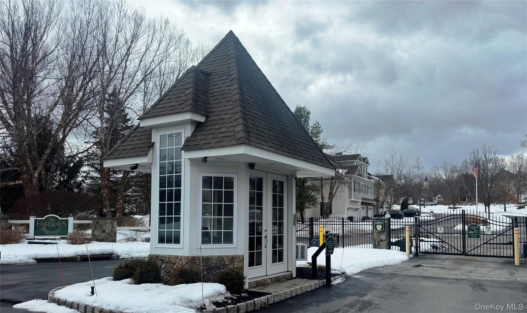 21 High Ridge Lane, Unit 21 Middletown, NY 10940 - Photo 2 of 33 a view of a patio with couches table and chairs and potted plants