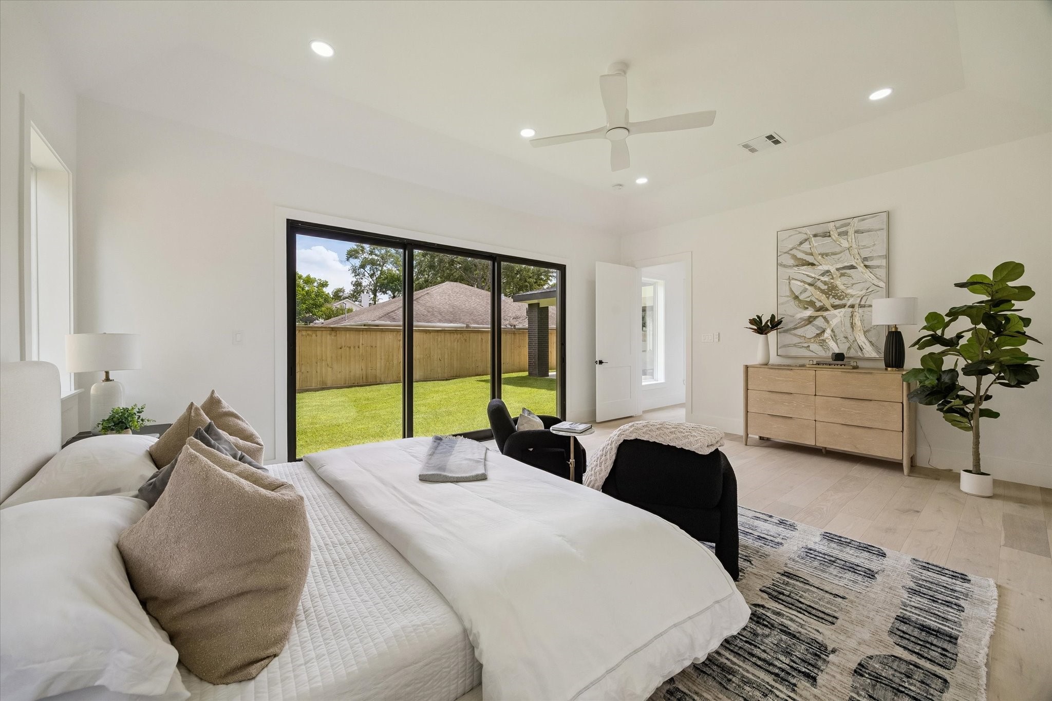 1302 Springrock Lane Houston, TX 77055 - Photo 12 of 23 Gallery Image 12