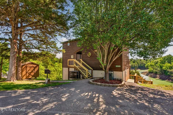$689,900 | 2350 Kerr Road, Sevierville, TN 37876