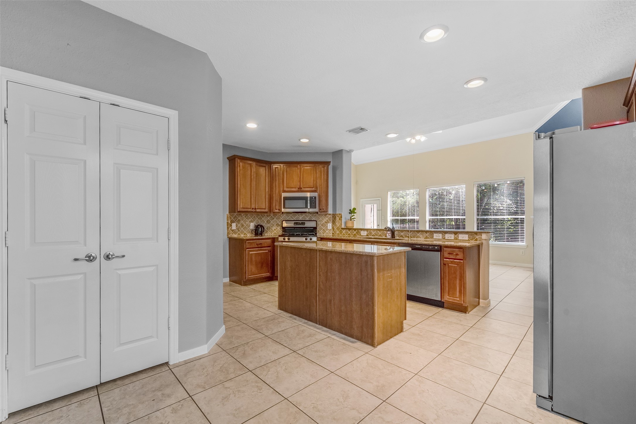 7 Ebony Oaks Place Spring, TX 77382 - Photo 20 of 37