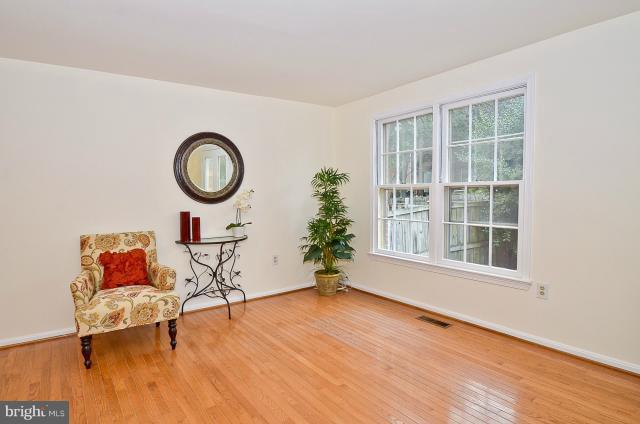 8110 Rhodell Lane Springfield, VA 22153 - Photo 3 of 29 Interior (General)