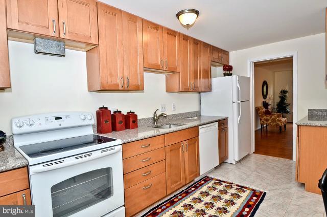 8110 Rhodell Lane Springfield, VA 22153 - Photo 5 of 29 Kitchen