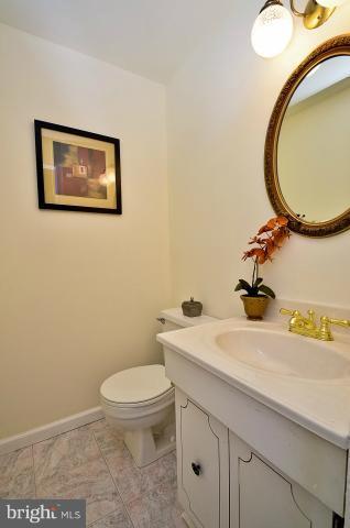 8110 Rhodell Lane Springfield, VA 22153 - Photo 6 of 29 Bath
