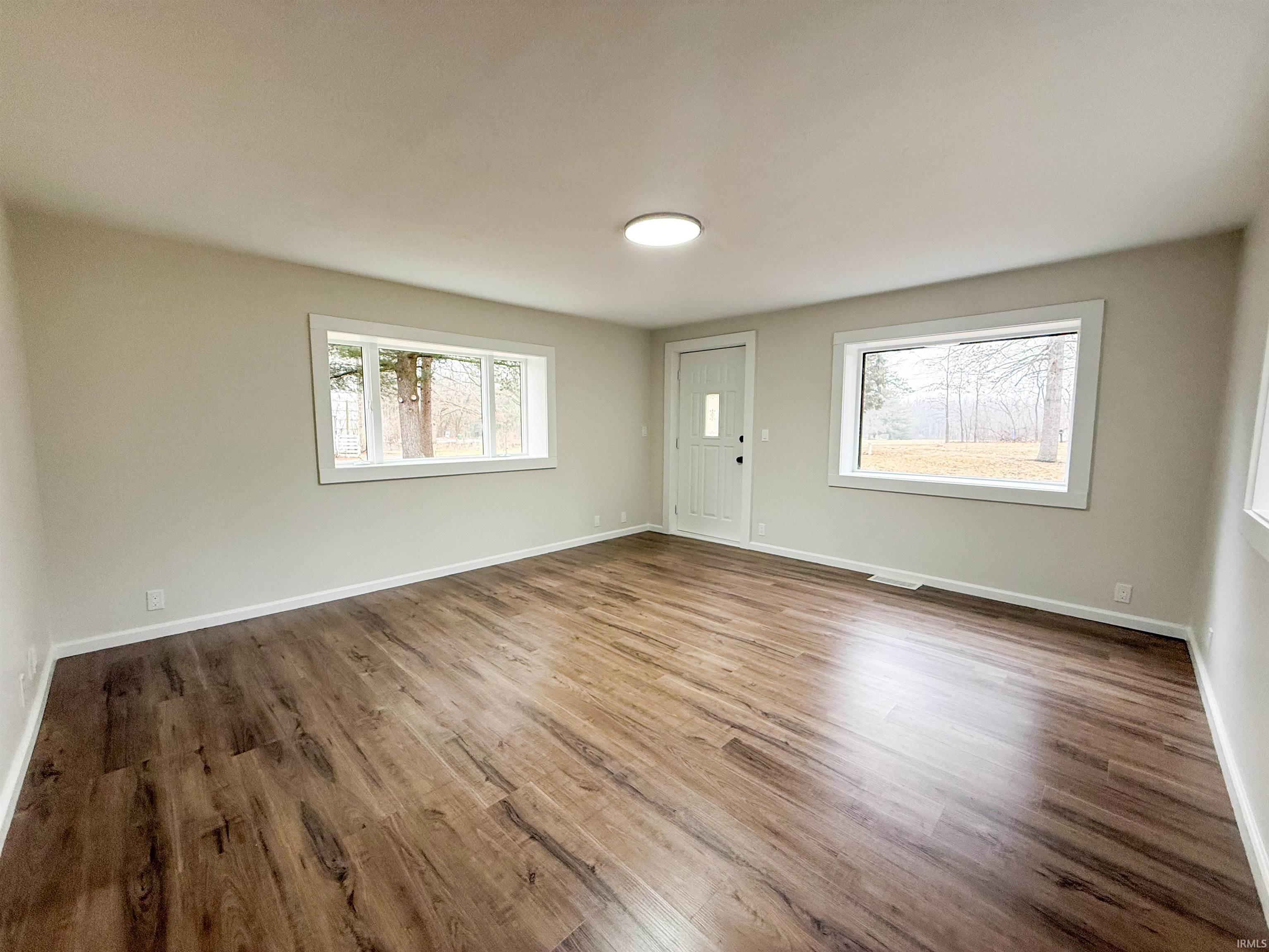 24072 Layton Road South Bend, IN 46614 - Photo 5 of 34