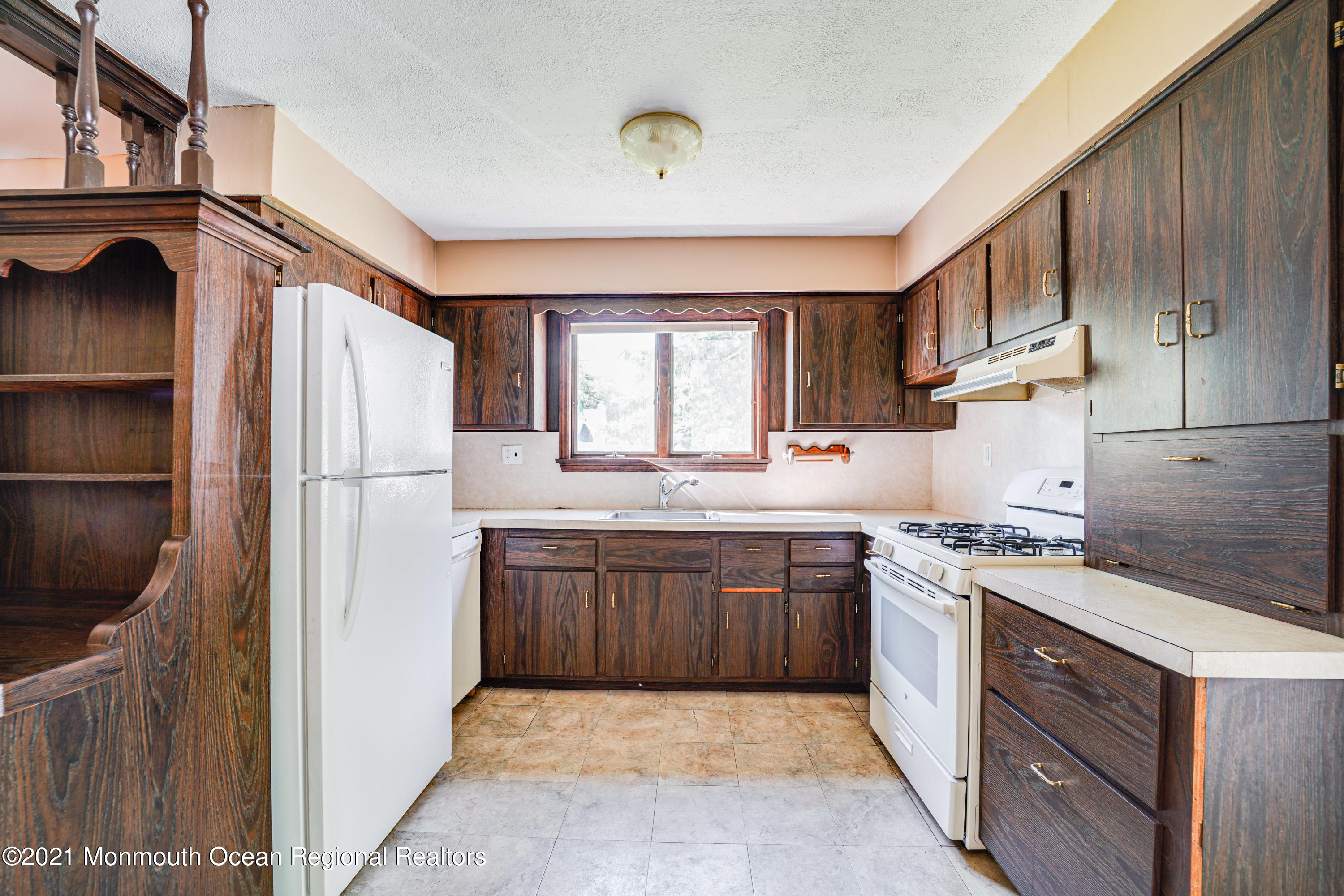 117 Cherry Tree Farm Road Middletown, NJ 07748 - Photo 9 of 33 fvp07657