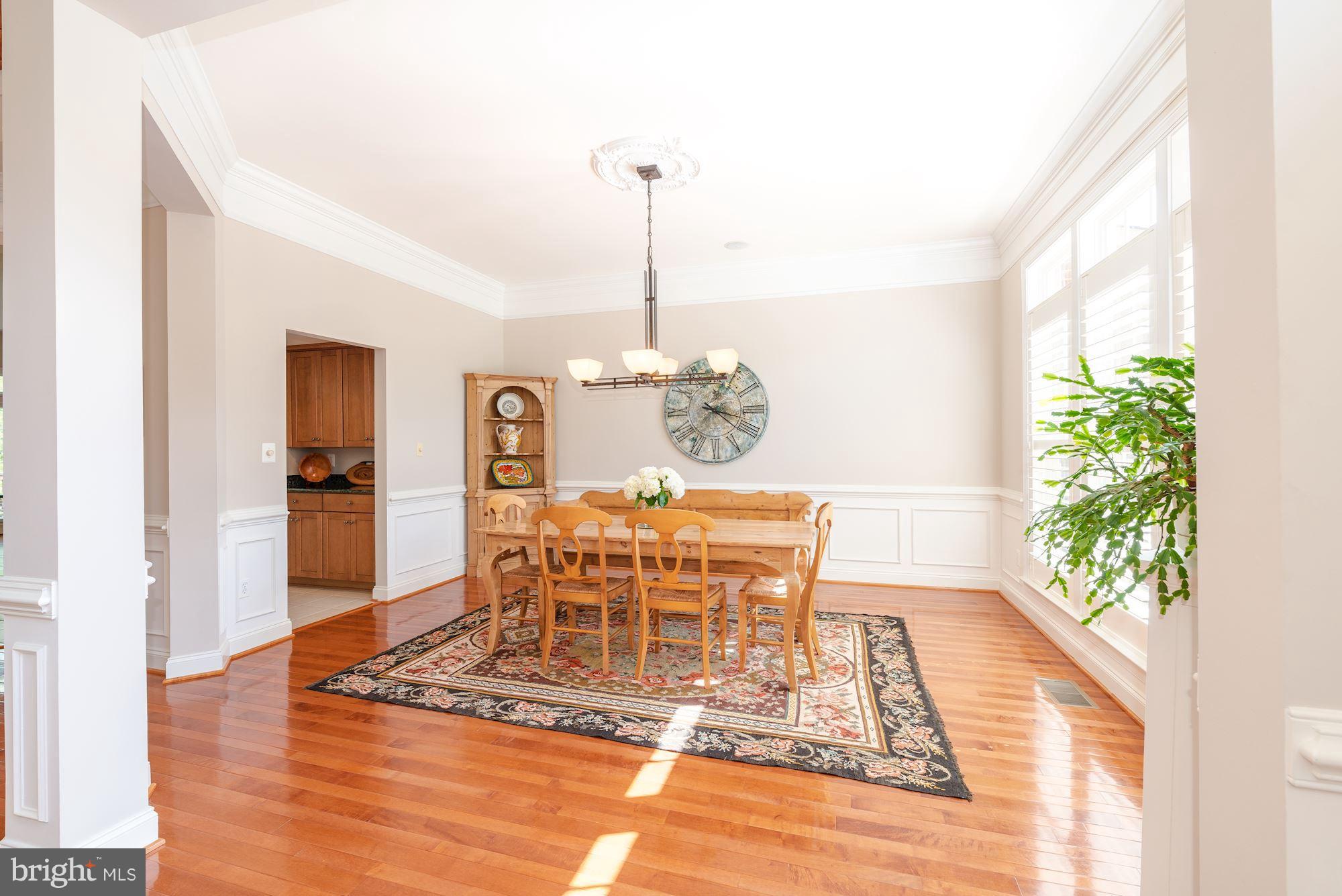 24800 Shells Way Aldie, VA 20105 - Photo 3 of 30 Dining Room