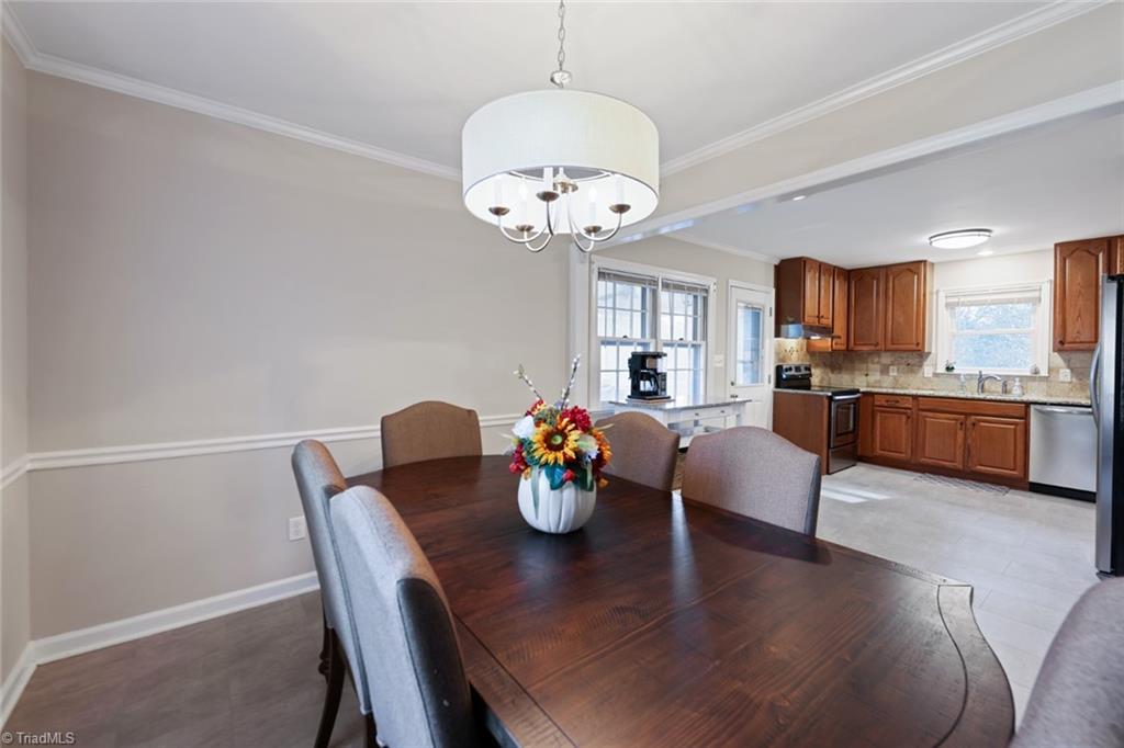 145 Surtees Road Winston-Salem, NC 27104 - Photo 9 of 31 Gallery Image 9