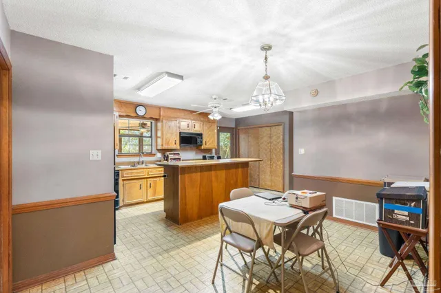 $499,000 | 2625 Wilde Lake Boulevard, Pensacola, FL 32526