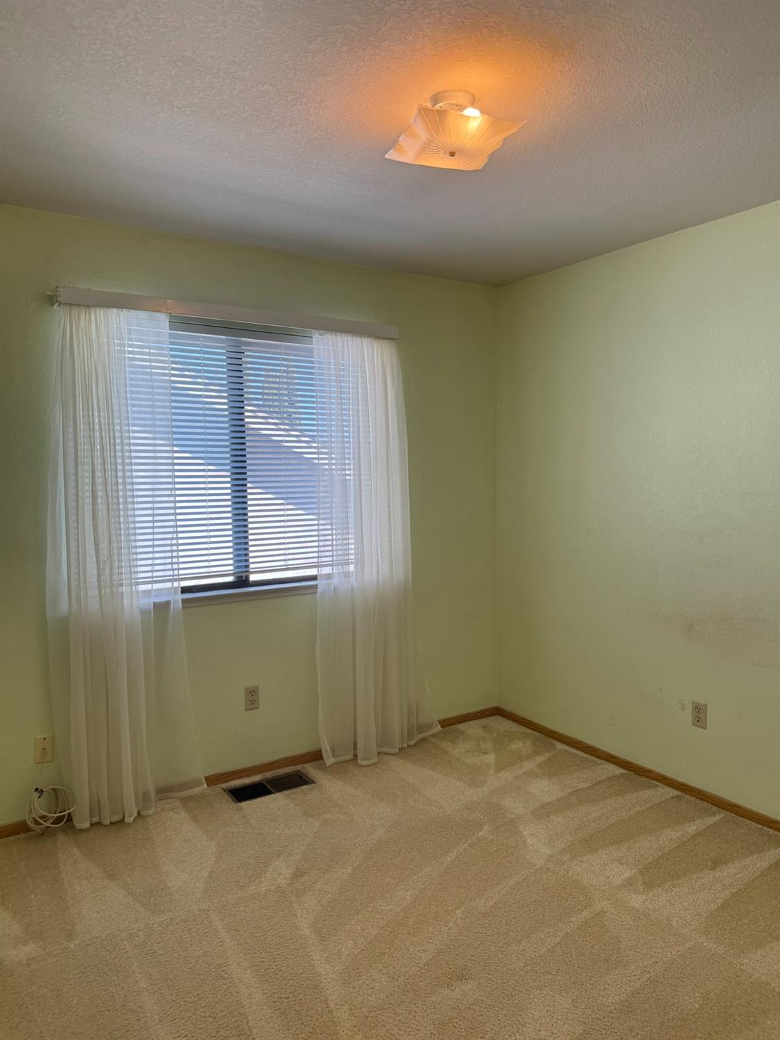 2056 Elwin Way Modesto, CA 95350 - Photo 22 of 28