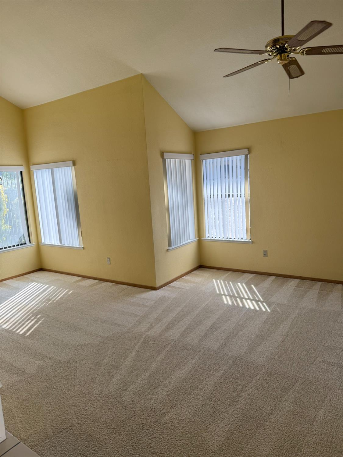 2056 Elwin Way Modesto, CA 95350 - Photo 5 of 28