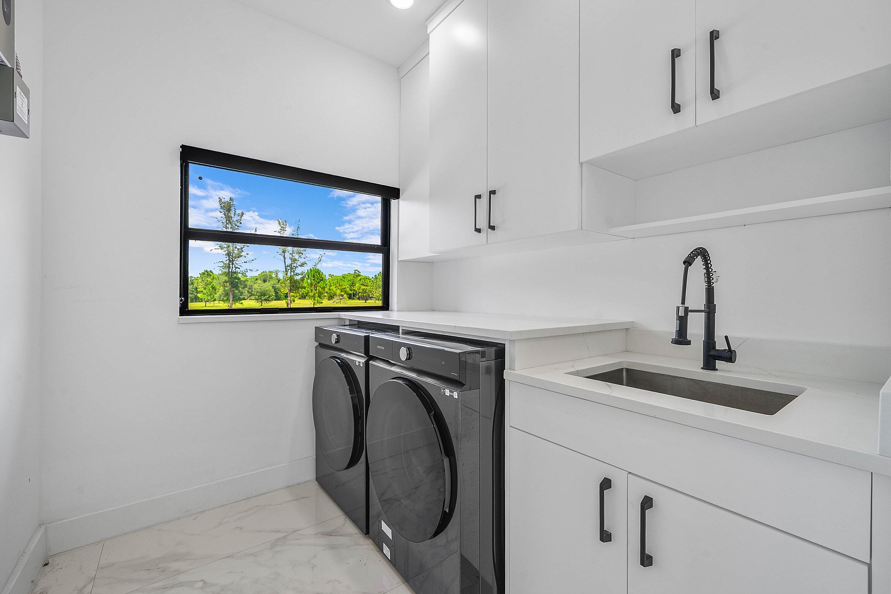 641 Marshall Road West Palm Beach, FL 33413 - Photo 26 of 57 Laundry