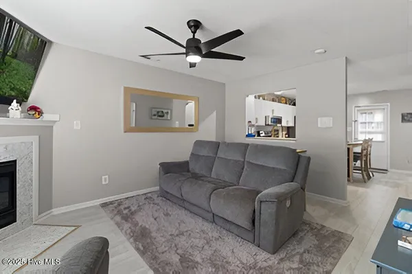 $1,200 | 305 Meadowbrook Lane, Jacksonville, NC 28546