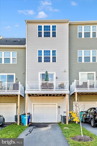 a view of a house with a big yard