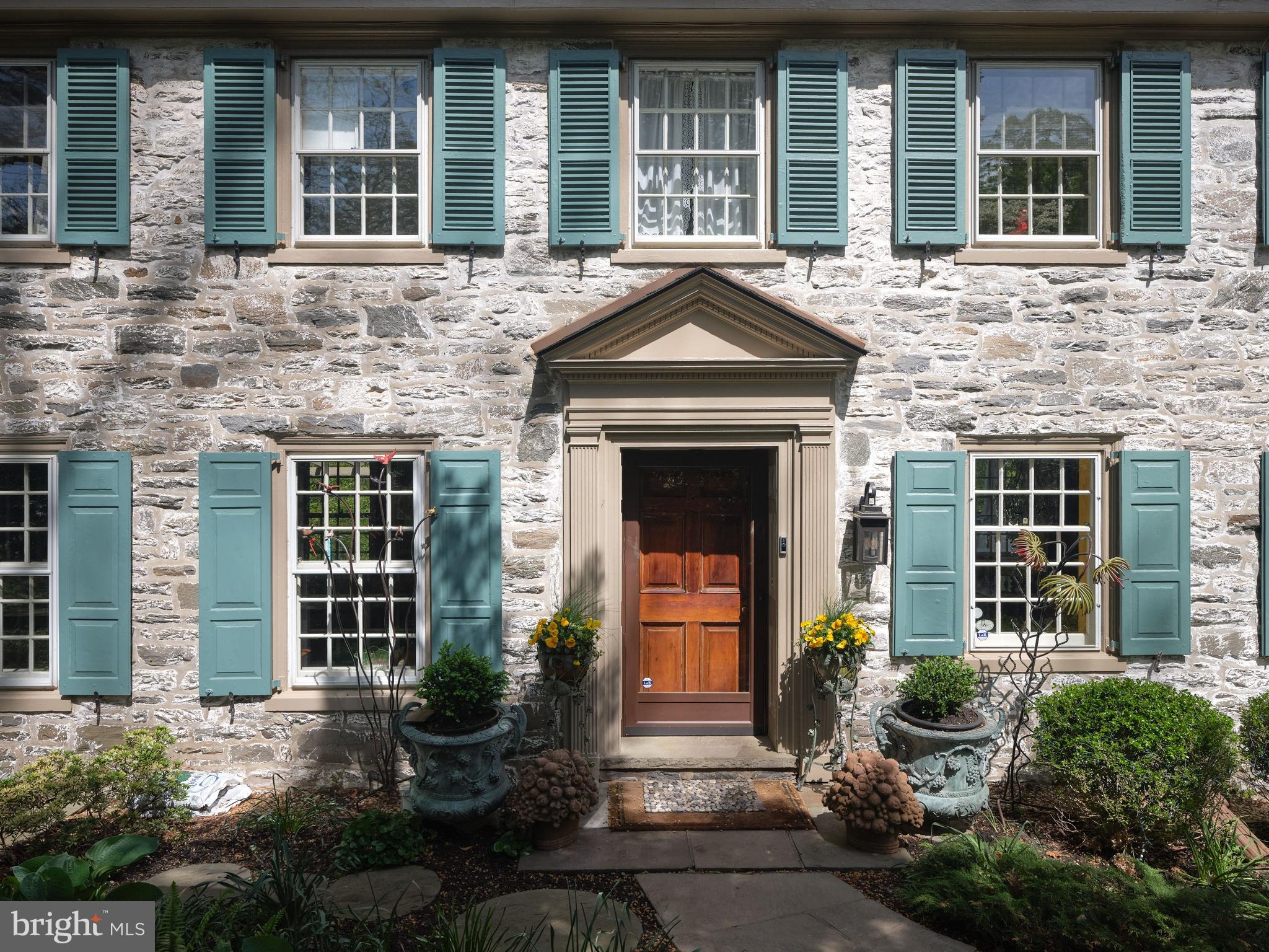 933 Old Gulph Road Bryn Mawr, PA 19010 - Photo 2 of 32