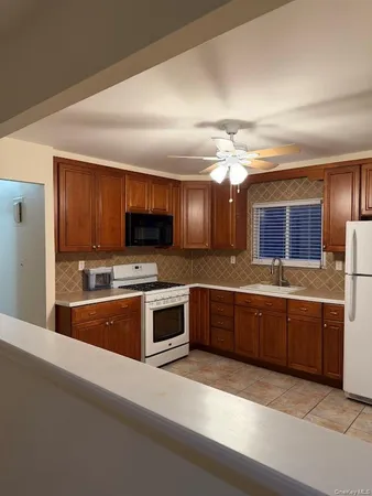 $3,100 | 147-28 22nd Avenue, Unit 1A | Whitestone