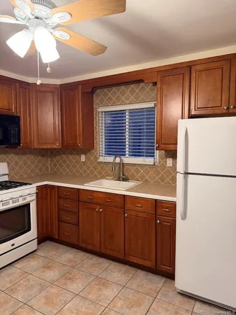 $3,100 | 147-28 22nd Avenue, Unit 1A | Whitestone