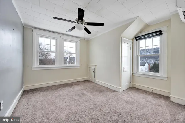 $250,000 | 302 Fleet Street, Pottsville, PA 17901