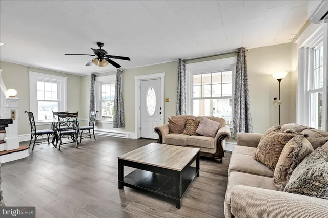 $250,000 | 302 Fleet Street, Pottsville, PA 17901