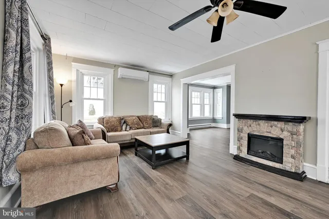 $250,000 | 302 Fleet Street, Pottsville, PA 17901