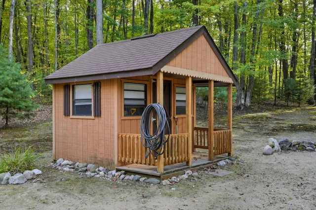 $300,000 | 10368 Schwyz Drive, Reed City, MI 49677