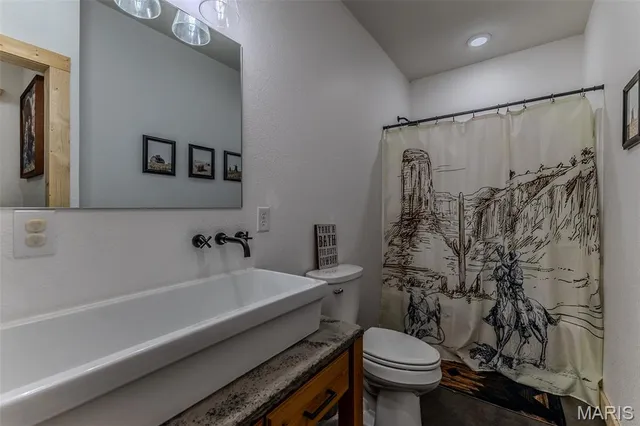 $600,000 | 15191 Pecan Drive, Lebanon, MO 65536