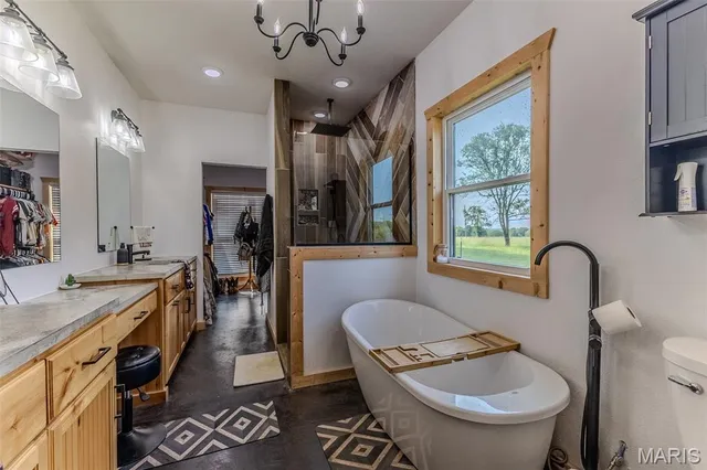 $600,000 | 15191 Pecan Drive, Lebanon, MO 65536